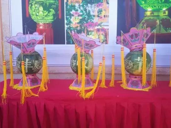 麥秸畫里的豐收頌歌 北京農(nóng)展館首屆中國農(nóng)民豐收節(jié)主場(chǎng)活動(dòng)圓滿舉辦